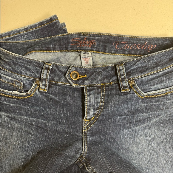 Silver Jeans Tuesday. Size 30/33 - Picture 2 of 3